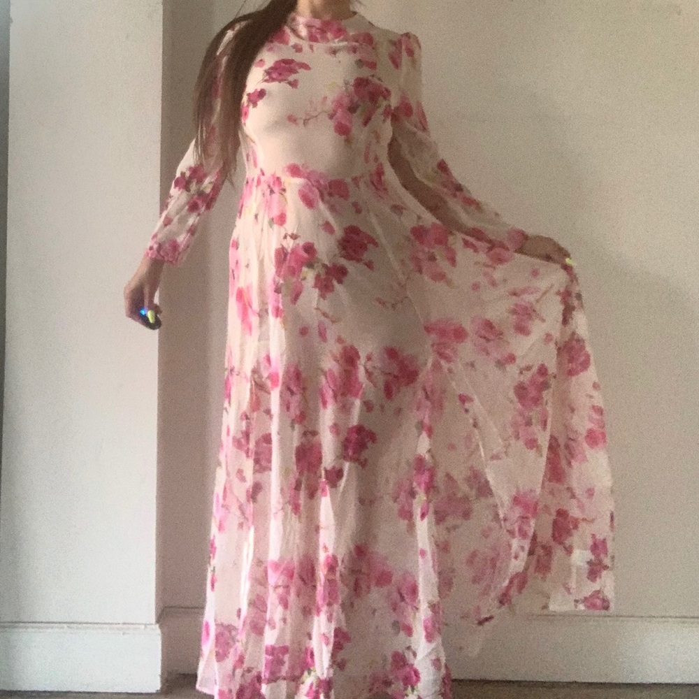 Floral chiffon maxi dress longsleeved